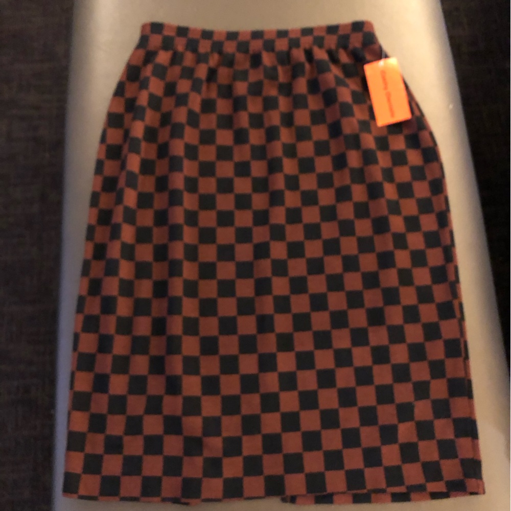 NWT: Black and brown check knit knee length knit skirt